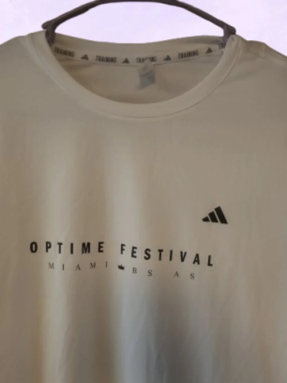 Adidas t-shirt 